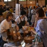 足利・元染色工場が大にぎわい　再整備の交流施設でオーガニックマルシェ