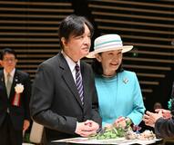 秋篠宮ご夫妻 式典に出席