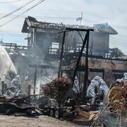 小山で住宅２棟など全焼　