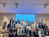 万博閉幕目前のウーマンズパビリオンで女性リーダたちは誓い合った