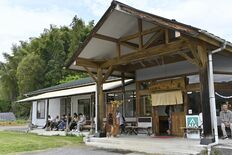 小学校跡地を再利用、住民が運営　地元特産ボリューム満点　かぬま手づくり…
