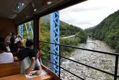 【平成トラベラー】元年　わたらせ渓谷鉄道開業　住民の存続運動で生まれ変わる　トロッコ列車人気