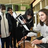 那須塩原・三島中合唱部がオーストリア高校生と交流　合唱で「心が一体」、琴演奏も