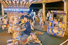 宇都宮動物園で遊園地夜間営業
