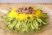 ＜夏野菜の冷やしサラダ＞旬のキュウリで夏も元気