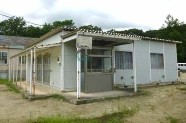 町がジモティーに出品する旧那須小の学童保育施設