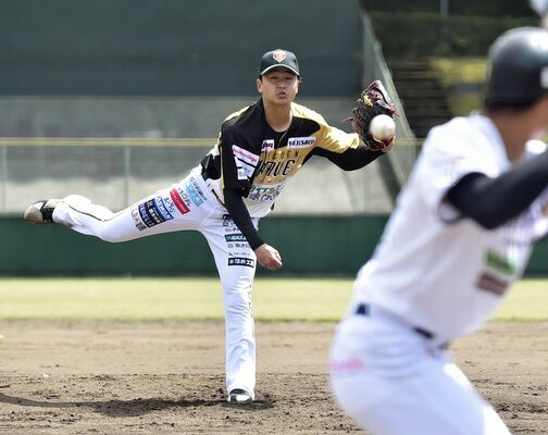 先発で７回１失点と好投した栃木ＧＢの西澤＝ヤオハンいちごパーク