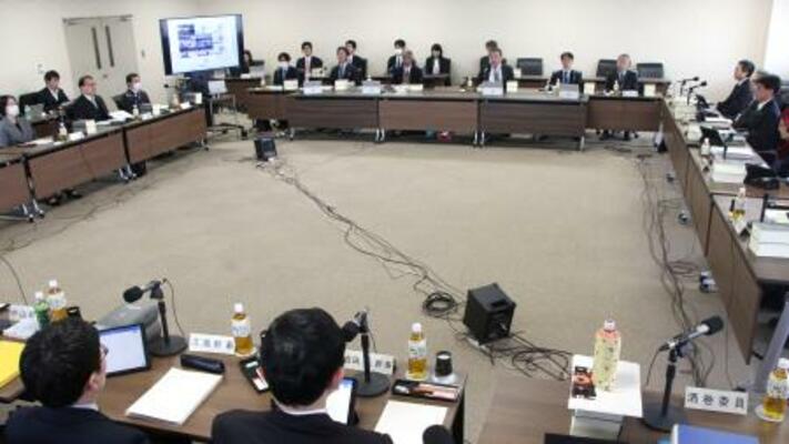 　再審制度の見直しを協議する法制審議会部会の会合＝２３日午後、法務省