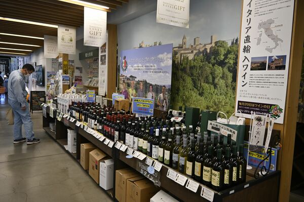 イタリアから直輸入したワインやオリーブオイル