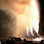 夏の夜空へ、迫力の火柱　益子で恒例の「手筒花火」　指定席設置で安全に
