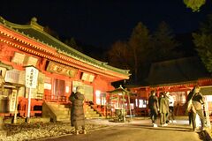 夜の奥日光も楽しんで　紅葉期に合わせてライトアップ始まる
