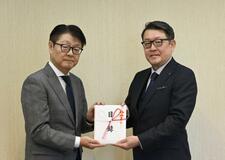 下野奨学会に100万円を寄付