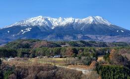 御嶽山国定公園、１０日誕生　