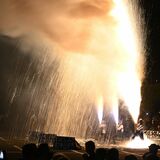 夏の夜空へ、迫力の火柱　益子で恒例の「手筒花火」　指定席設置で安全に