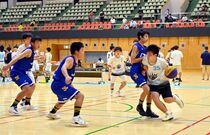 中学生160人が“引退試合”　県バスケットボール協会主催