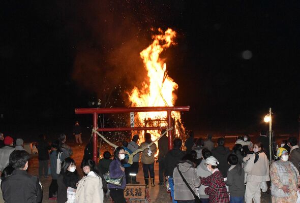 太夫塚地区で行われたどんど焼き