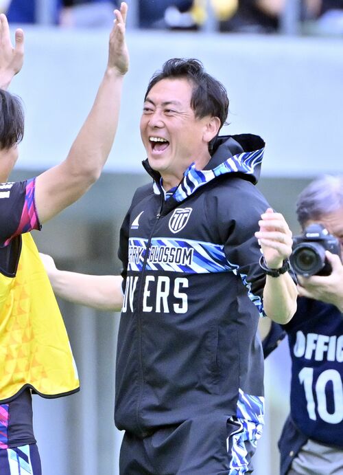 今矢監督＝2024年11月のJFL優勝時