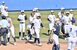 惜敗し、悔しさをにじませながら集まる佐野日大ナイン=浦安市運動公園野球場、広瀬華撮影