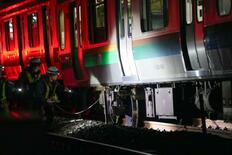 宇都宮線電車が車と衝突、埼玉