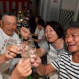 佐野の第一酒造で「ひやガーデン」　 夏野菜や名水豆腐つまみに日本酒満喫