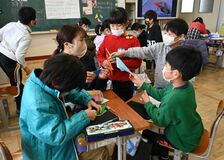 「吉澤さん知っていますか」　上三川町、学校教育に「ＯＲＩＧＡＭＩ」　サッカー日本代表に寄贈も