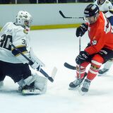 栃木日光アイスバックス、今季初実戦で北京に８ー０で快勝　中国代表多数の相手を寄せ付けず