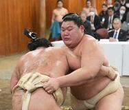 横綱大の里11番、内容まずまず