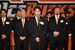 今季に懸ける決意を述べるバックスの鈴木主将（中央）＝宇都宮市内