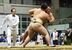 相撲少年栃木－石川　団体予選第３回戦大将戦　大塚（奥）が相手を土俵際に追い込む＝県北体育館