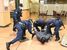 警察官に取り押さえられる犯人役