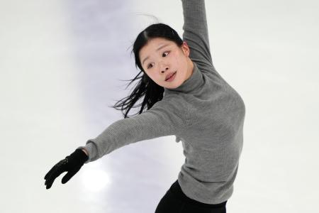 　公式練習で調整する中井亜美＝北京（共同）