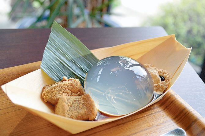 名水を味わう「杜のしずく」