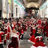 オリオン通りで21日にクリスマスパレード サンタ姿の子どもたちダンス披露
