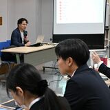 リスク意識し「判断することが重要」　研修でAI活用などのポイント学ぶ　栃銀の新入行員