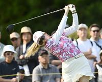 金瑞娥が首位、桑木志帆2位発進