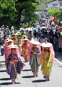 湯西川温泉で平家絵巻行列 日光