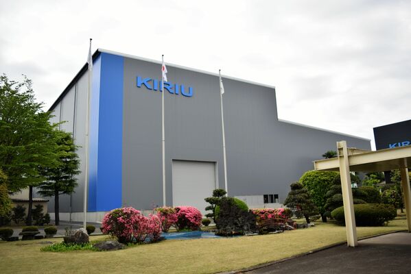 完成した新鋳造工場＝１８日午前、足利市