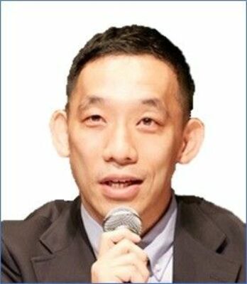 吉冨諒氏