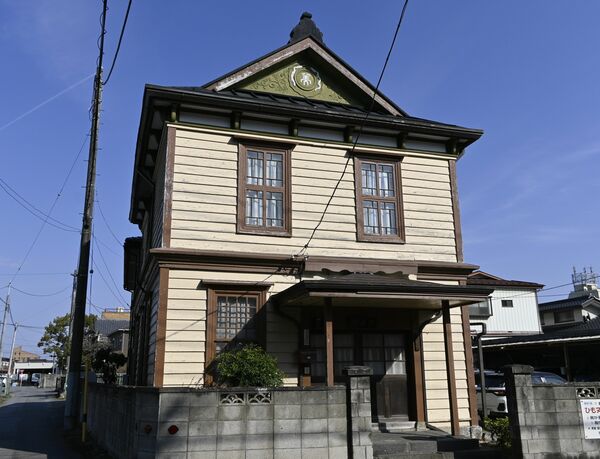 クリーム色の壁が映える大谷好美館