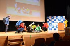 ヘリ救助準備など実演