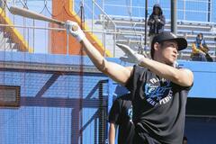 西武加入の石井 ２桁本塁打目標