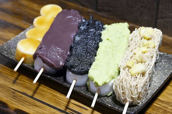 和栗のモンブラン団子（写真右端）