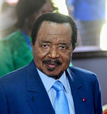 カメルーンのビヤ大統領=12日、カメルーン首都ヤウンデ(共同)
