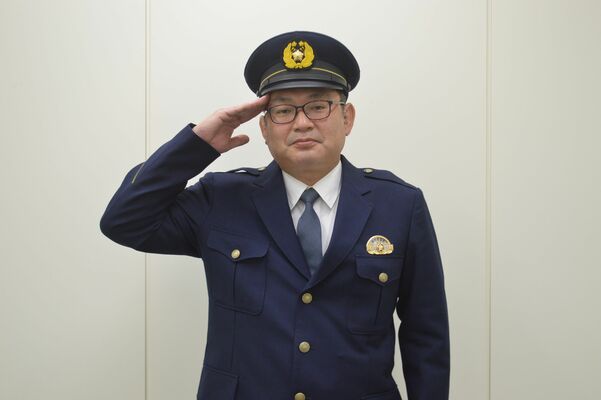 特殊詐欺被害撲滅に取り組む県警生活安全企画課の福田亮警部＝28日午前、県警本部