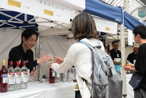 多くの人でにぎわった昨年の「宇都宮バーフェス」
