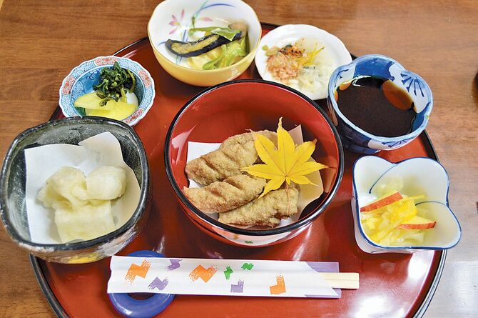 揚げそばがきのおまかせコース。デザートにはお汁粉も