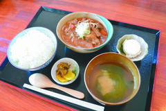 もももの煮太郎煮太郎もつ煮定食