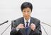 政策金利を1・0%程度に引き上げることを決めた金融政策決定会合を終え、記者会見に臨む日銀の内田真一副総裁=16日午後、日銀本店