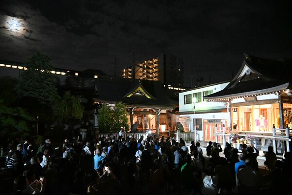 中秋の名月に合わせて開かれた観月会
