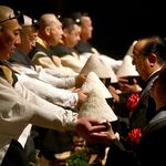 山盛りの飯を強要　日光山輪王寺で招福の「強飯式」